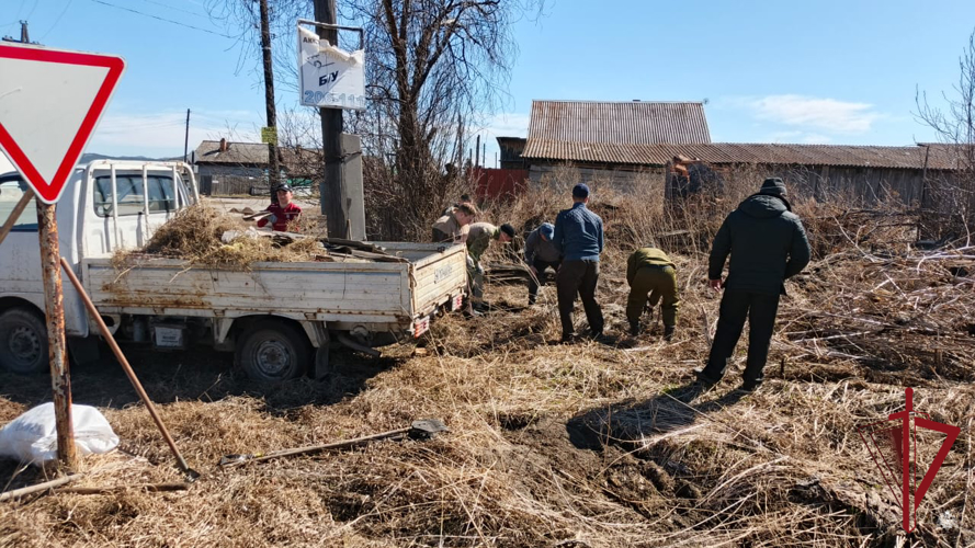 В Бурятии сотрудники вневедомственной охраны оказали помощь монастырю