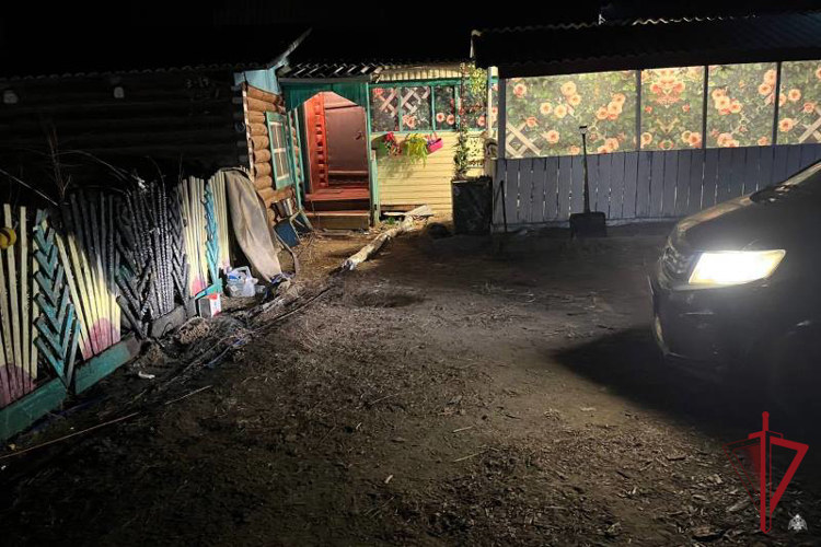 В Джидинском районе росгвардейцы локализовали возгорание в частном домовладении