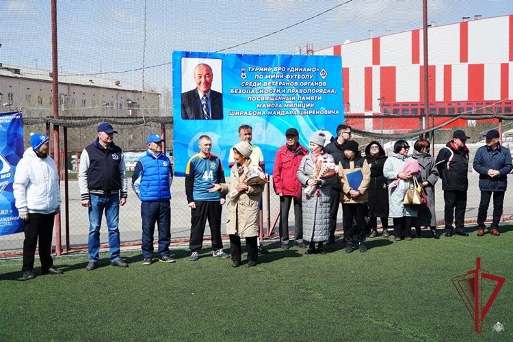 Турнир по мини-футболу памяти сотрудника вневедомственной охраны прошел в Улан-Удэ