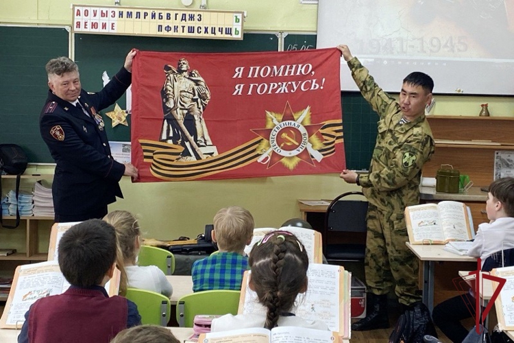 Росгвардейцы проводят патриотические мероприятия для детей в Бурятии