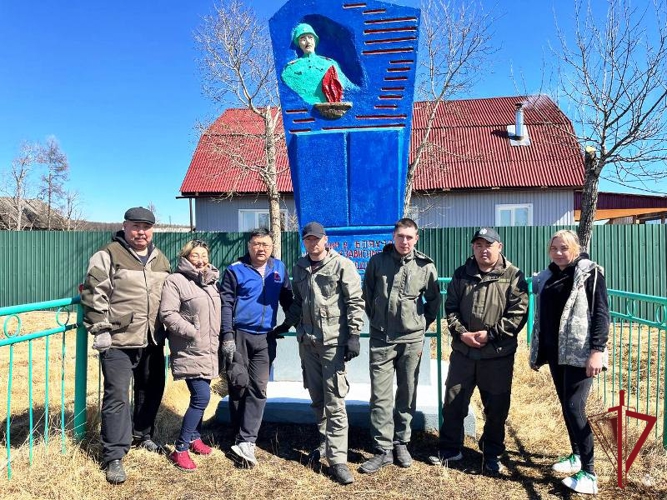 В Баунтовском районе росгвардейцы убрались на мемориале воинам, павшим в Великой Отечественной войне