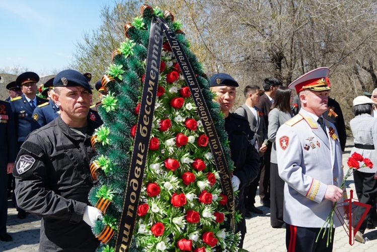 В Бурятии росгвардейцы почтили память погибших в годы Великой Отечественной войны