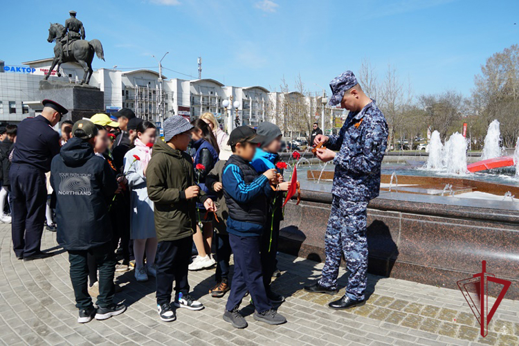 В Улан-Удэ росгвардейцы Бурятии присоединились к патриотической акции «Георгиевская лента»