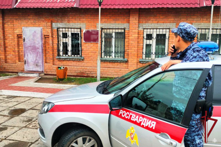В Гусиноозерске сотрудники Росгвардии задержали подозреваемую в причинении легкого вреда здоровью 