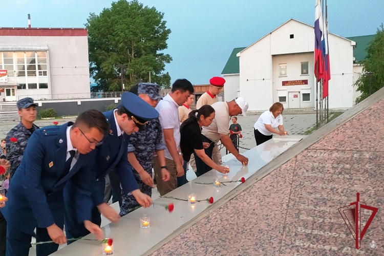 В Бурятии росгвардейцы приняли участие в акции «Свеча памяти»
