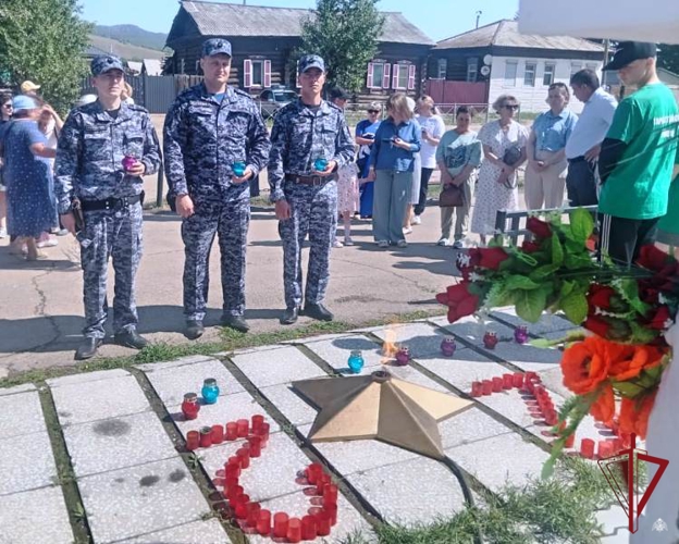В Бурятии росгвардейцы приняли участие в акции «Свеча памяти»