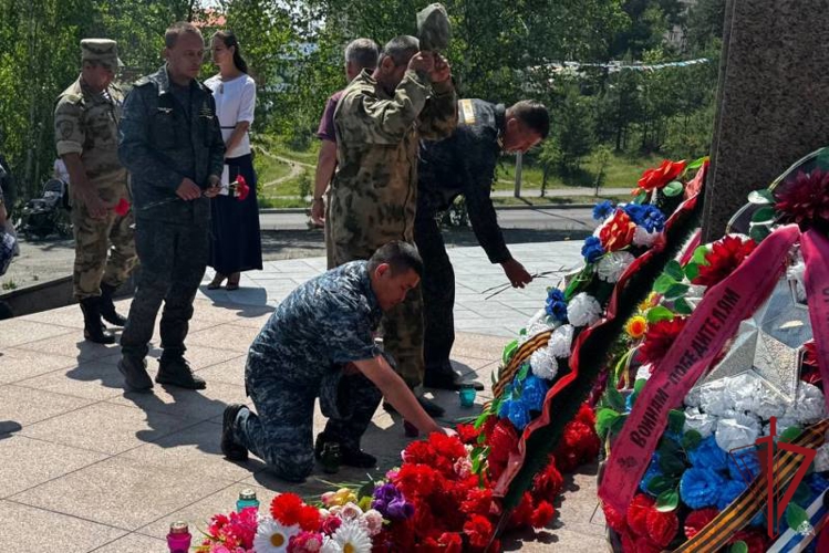 В Бурятии росгвардейцы почтили память ветеранов боевых действий
