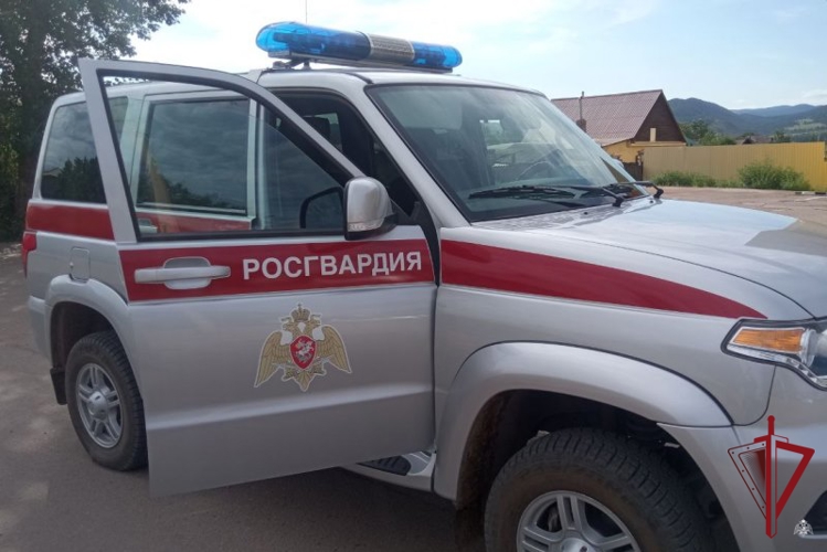 Сотрудники Росгвардии задержали гражданина в розыске в Бурятии