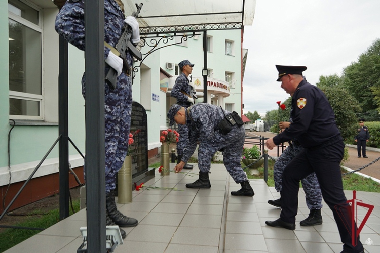 В Бурятии почтили память погибших сотрудников вневедомственной охраны
