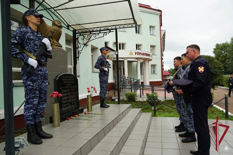 В Бурятии почтили память погибших сотрудников вневедомственной охраны
