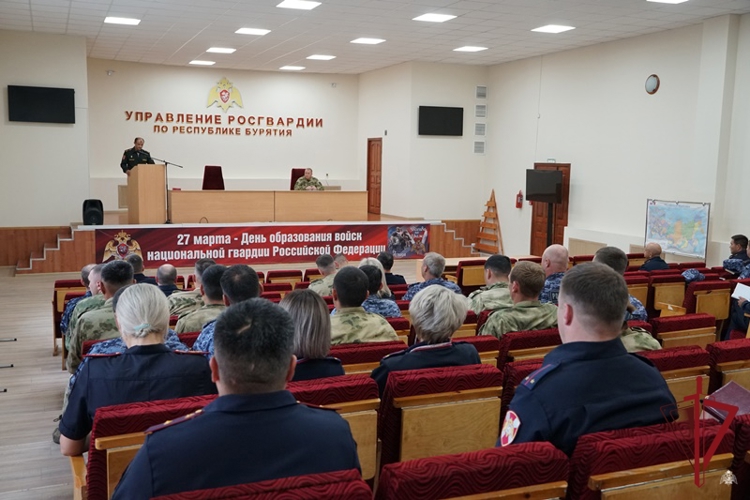 В Бурятии росгвардейцы приняли участие в мероприятиях, посвященных Дню Государственного флага России