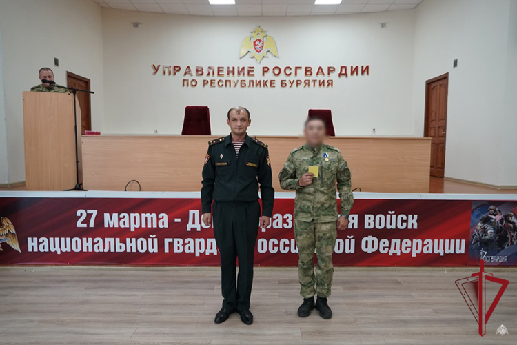 В Бурятии росгвардейцы приняли участие в мероприятиях, посвященных Дню Государственного флага России