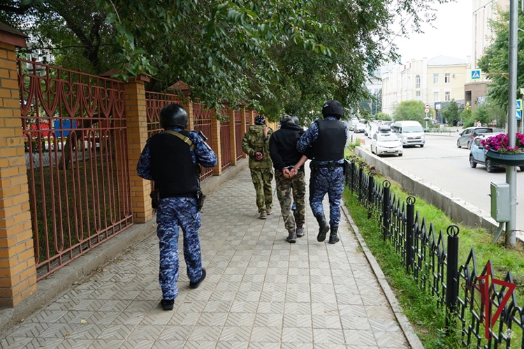 Росгвардейцы Бурятии участвуют во Всероссийском антитеррористическом учении в образовательных организациях 