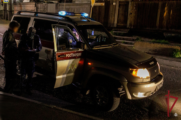 Гражданина с наркотическим веществом задержали росгвардейцы в Улан-Удэ