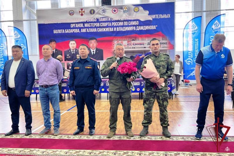 Турнир по самбо памяти сотрудников правоохранительных органов прошел в Улан-Удэ