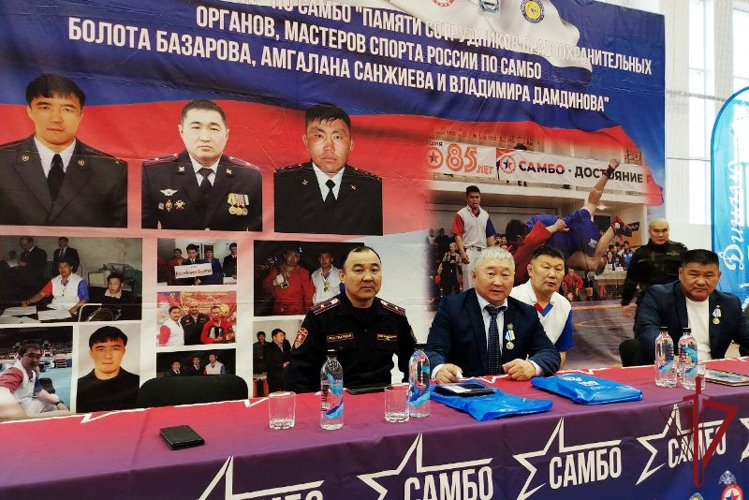 Турнир по самбо памяти сотрудников правоохранительных органов прошел в Улан-Удэ