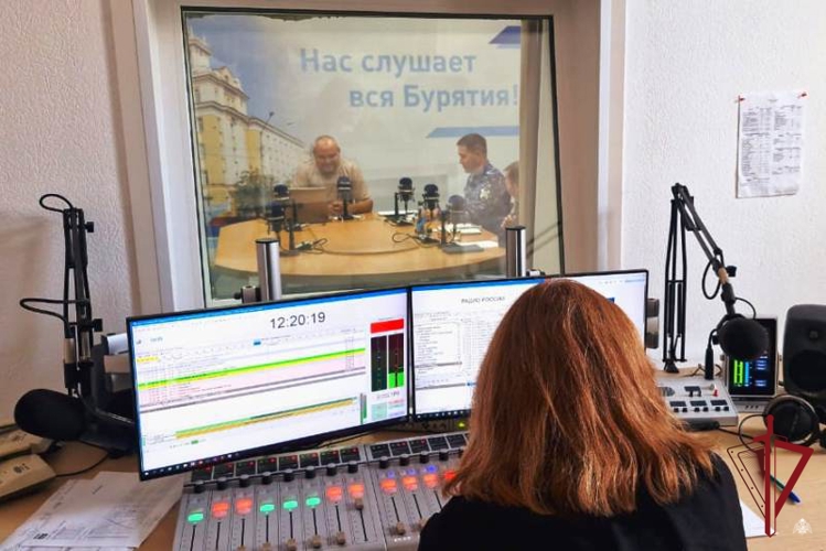 Офицеры Росгвардии выступили в прямом эфире радио ГТРК «Бурятия»
