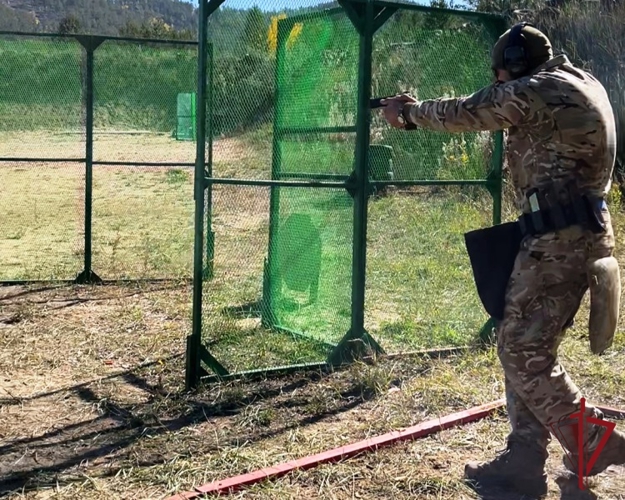 В Бурятии сотрудники СОБР заняли весь пьедестал в практической стрельбе из пистолета