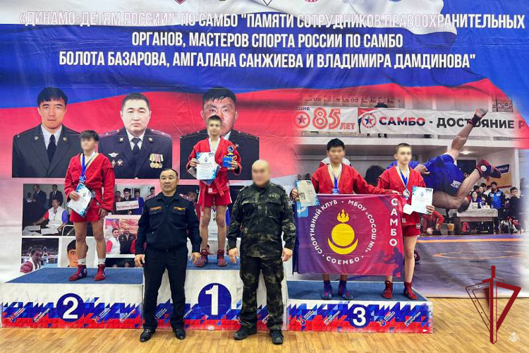 Турнир по самбо памяти сотрудников правоохранительных органов прошел в Улан-Удэ