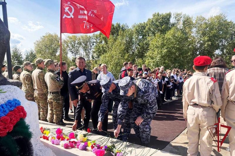 В Бурятии сотрудники вневедомственной охраны Росгвардии провели уроки мужества в школах