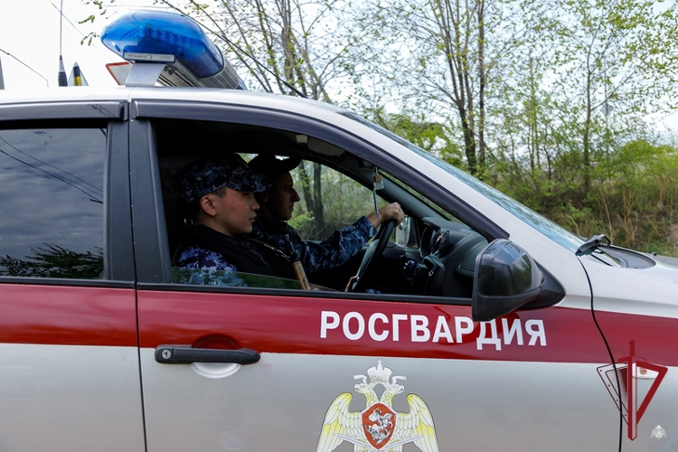 В Улан-Удэ росгвардейцы пресекли незаконный оборот наркотиков