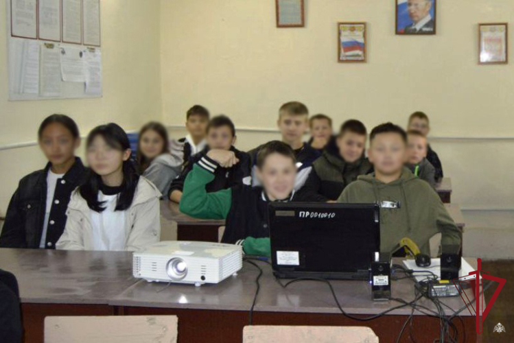 В Бурятии школьники узнали о службе во вневедомственной охране