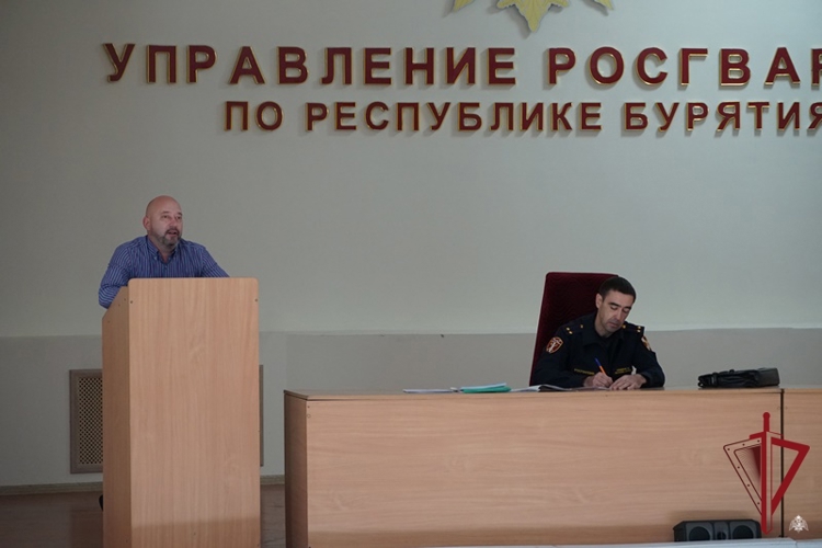 В Улан-Удэ сотрудники Росгвардии провели занятие с представителями топливно-энергетического комплекса и подразделений охраны юридических лиц