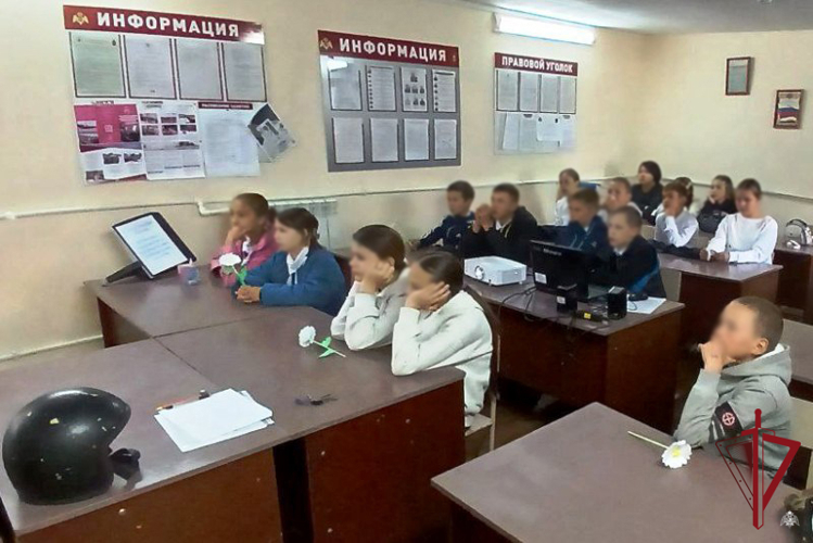 В Бурятии школьники узнали о службе во вневедомственной охране