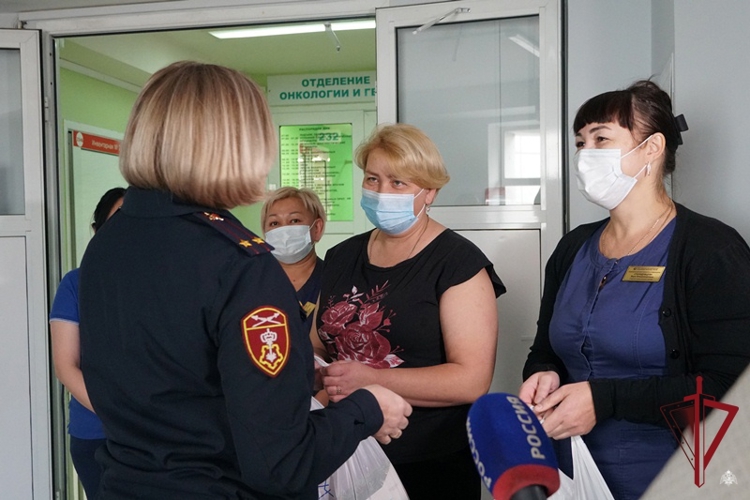 В Бурятии сотрудники вневедомственной охраны Росгвардии в третий раз пополнили «шкатулку храбрости»