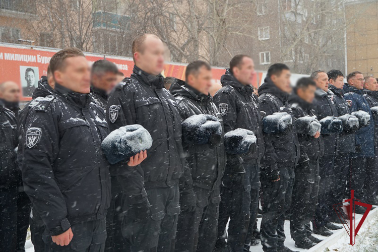 Память погибших сослуживцев почтили росгвардейцы в Бурятии