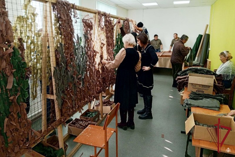 В Бурятии сотрудники вневедомственной охраны помогли дацану и сплели сети для СВО