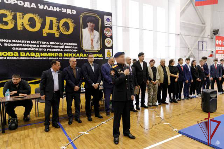 В Улан-Удэ сотруднику СОБР «Барс» вручили благодарственное письмо Министерства науки и высшего образования Российской Федерации