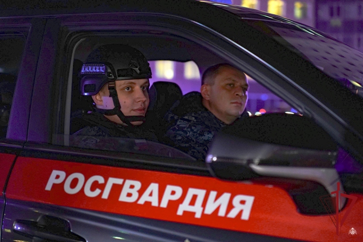 Сотрудники вневедомственной охраны Бурятии приняли участие во флешмобе единства народов России