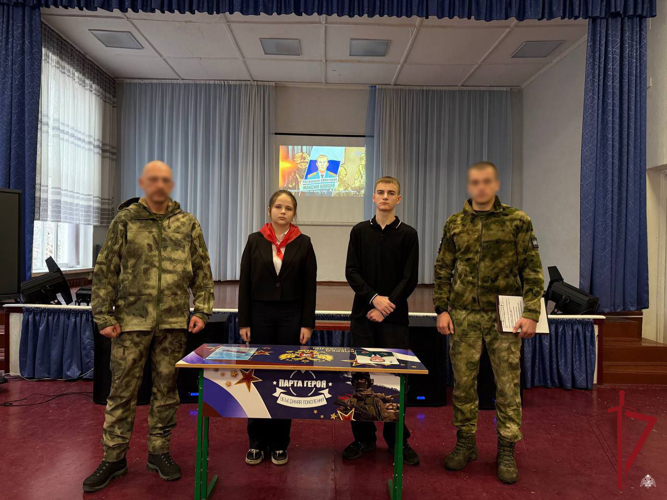 В Луганской Народной Республике открыли Парту Героя в честь офицера Росгвардии Максима Концова