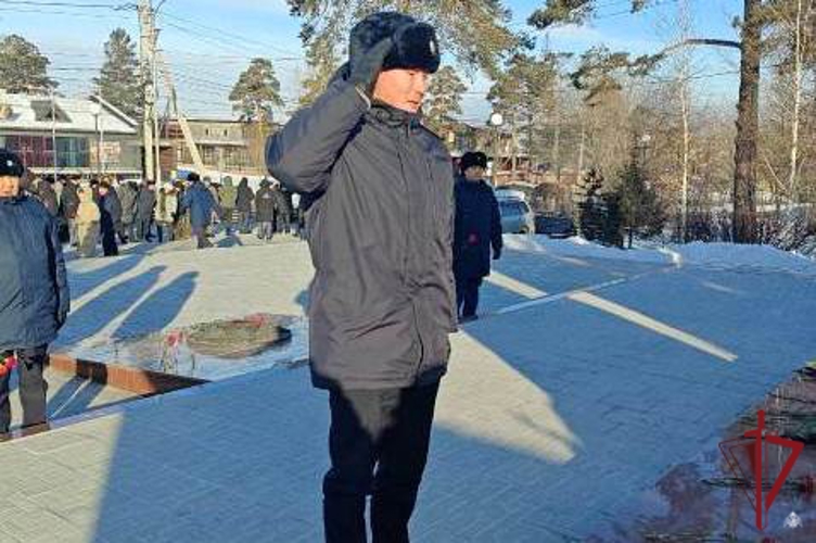 В Бурятии в день Героев Отечества росгвардейцы провели патриотические мероприятия