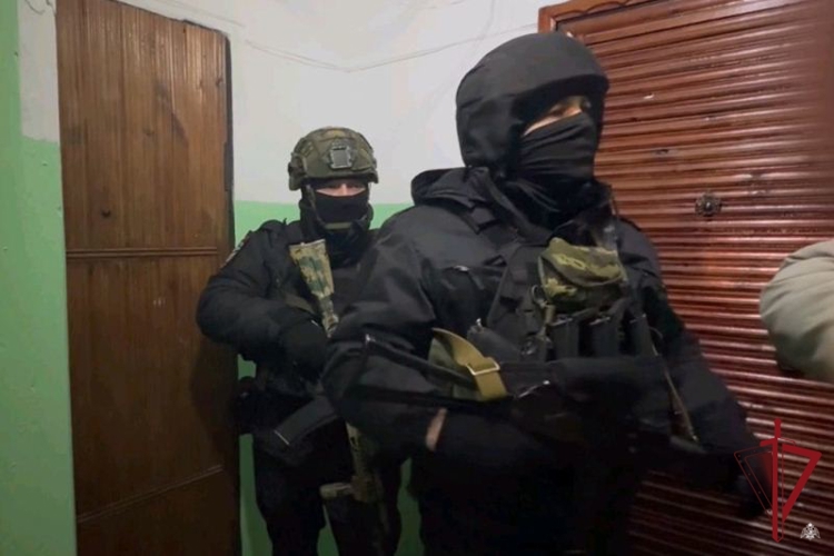 В Бурятии при силовой поддержке сотрудников СОБР ликвидирована незаконная мобильная майнинговая ферма