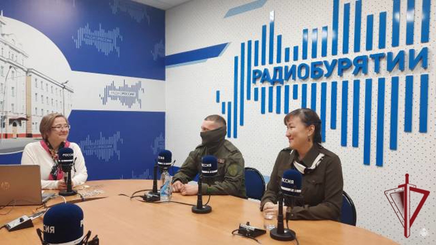 Офицер СОБР Росгвардии выступил в прямом эфире радио ГТРК «Бурятия»