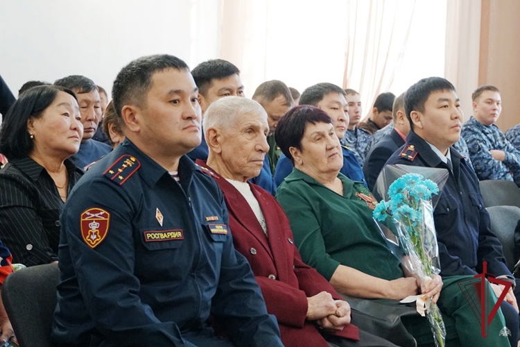 Кяхтинское отделение вневедомственной охраны Росгвардии отметило 60-летний юбилей