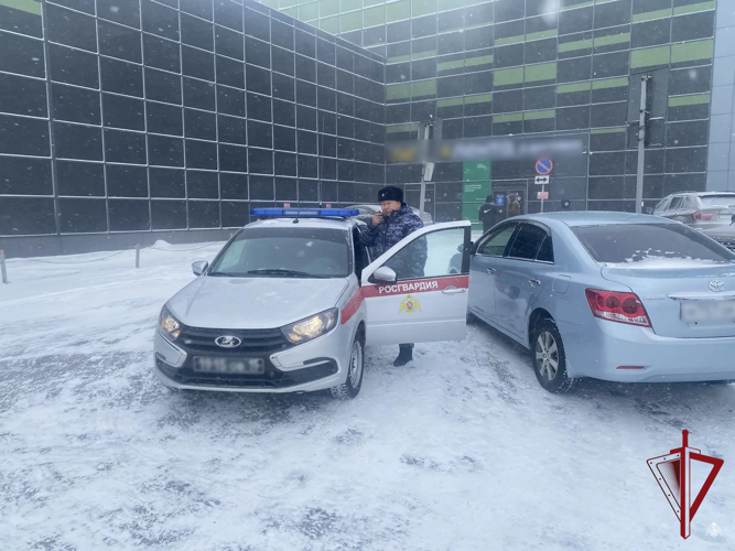 В супермаркете Улан-Удэ росгвардейцы задержали подозреваемого в краже