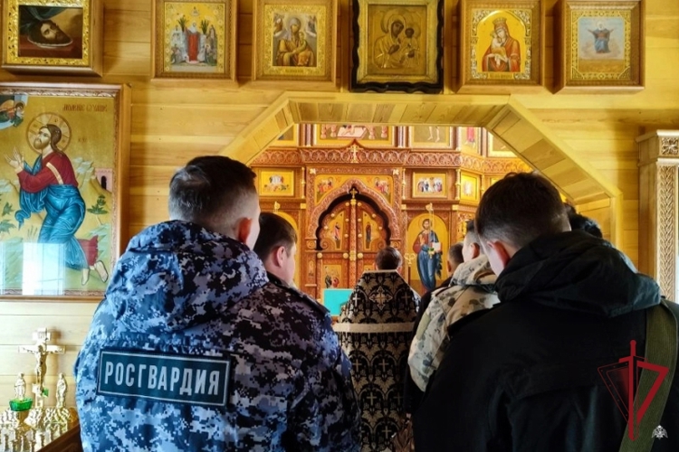 В Бурятии прошел молебен в честь войск национальной гвардии РФ 