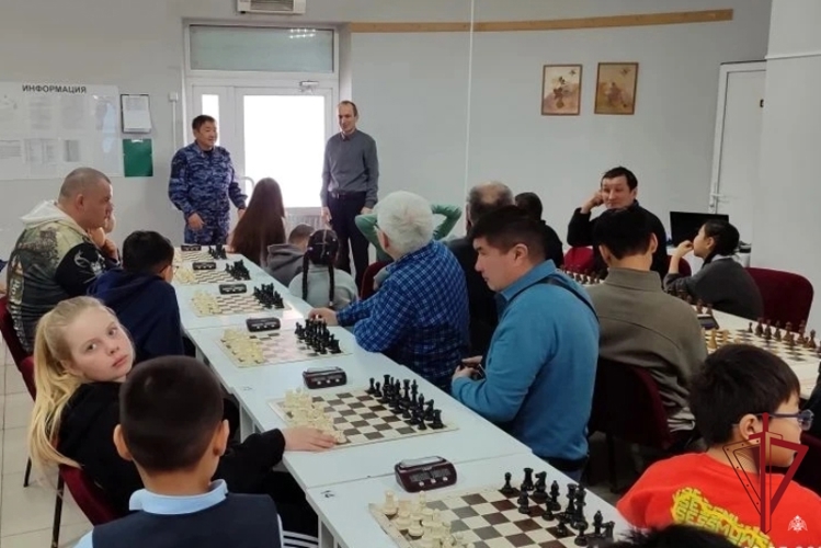 В Бурятии сотрудники вневедомственной охраны проводят мероприятия, приуроченные к 10-летию Росгвардии 