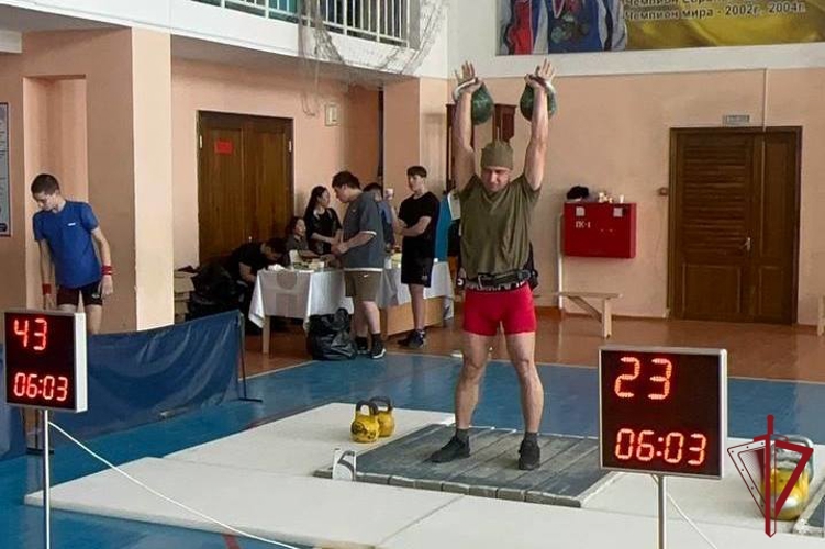 В Бурятии состоялся турнир по гиревому спорту памяти сотрудника ОМОН «Кречет»