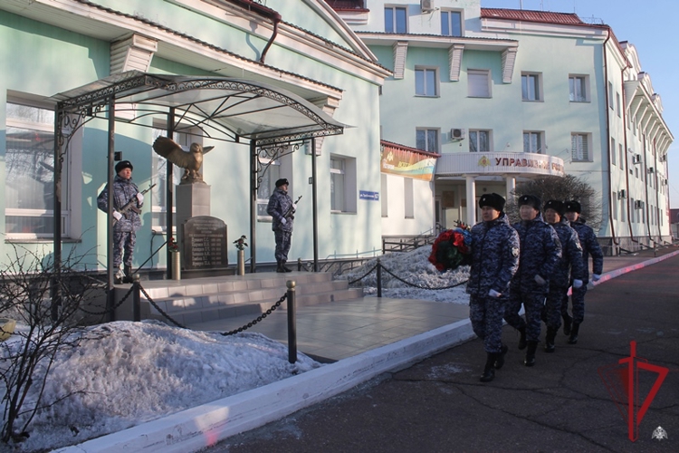 Росгвардейцы Бурятии почтили память погибших коллег