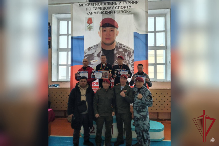 В Бурятии состоялся турнир по гиревому спорту памяти сотрудника ОМОН «Кречет»