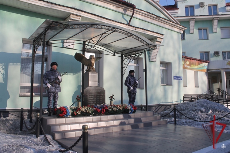 Росгвардейцы Бурятии почтили память погибших коллег