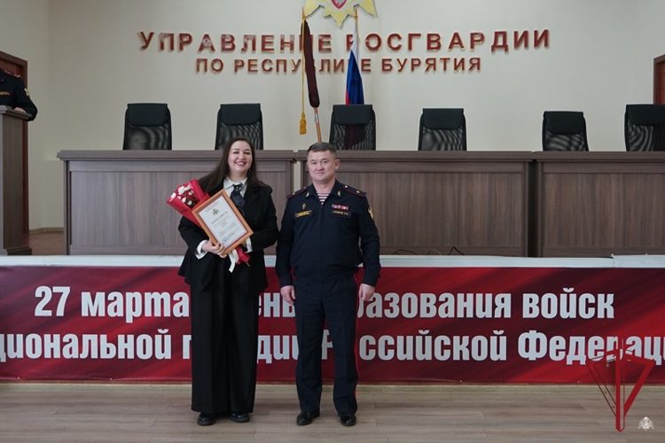 В Улан-Удэ наградили журналистов в честь юбилея ведомства