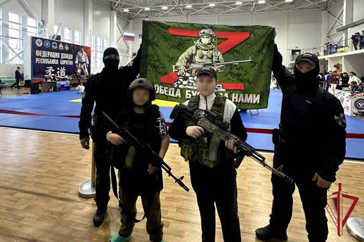 Сотрудники СОБР «Барс» организовали выставку на Всероссийских соревнованиях по дзюдо