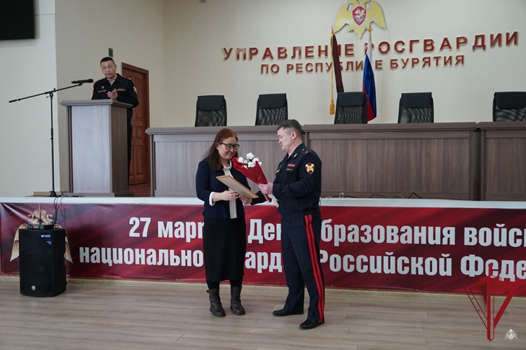 В Улан-Удэ наградили журналистов в честь юбилея ведомства
