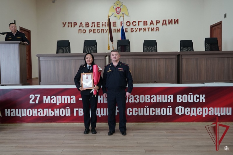 В Улан-Удэ наградили журналистов в честь юбилея ведомства