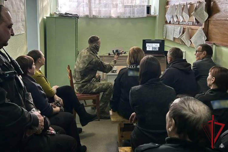  В Бурятии сотрудники ОМОН проводят занятия с частными охранными организациями